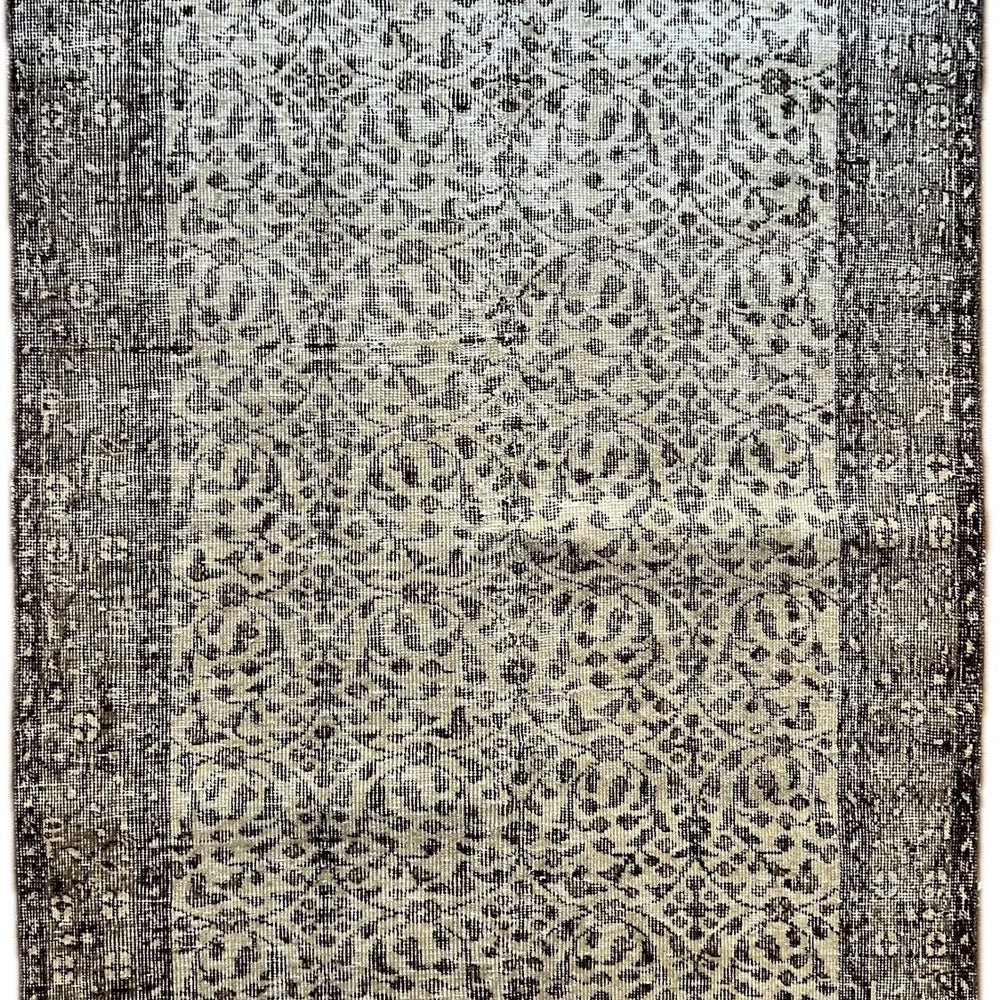 
                      
                        RUG.33 - Tenth Avenue - 
                      
                    