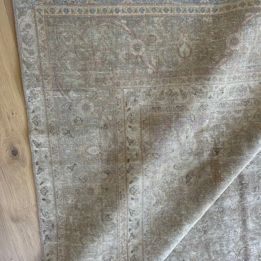 
                      
                        RUG.42 - Tenth Avenue - Vintage Turkish Rug
                      
                    