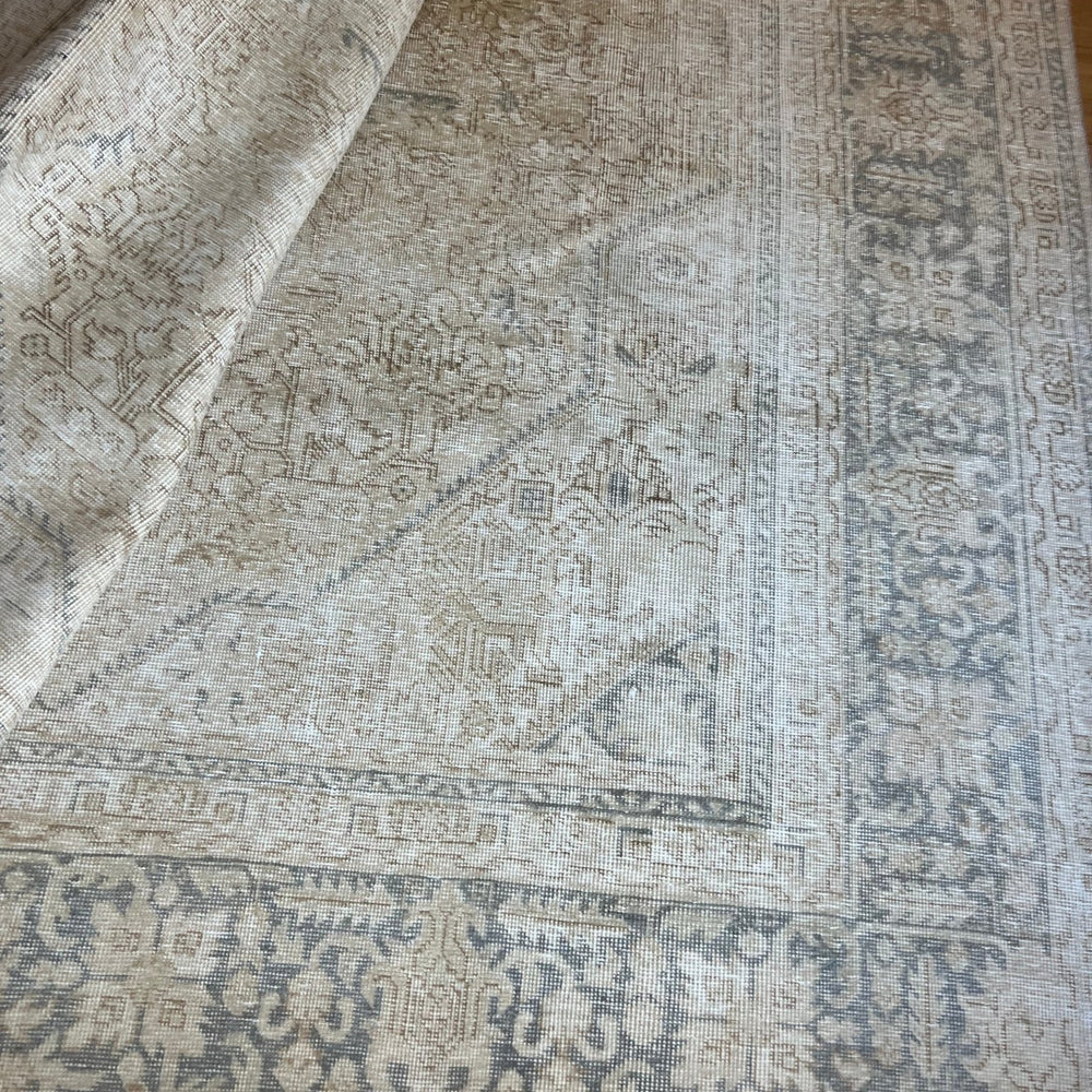 
                      
                        RUG.44 - Tenth Avenue - Vintage Turkish Rug
                      
                    