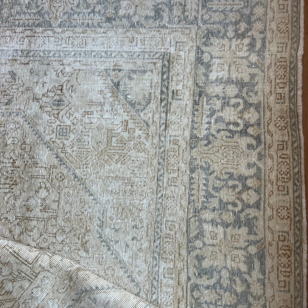 
                      
                        RUG.44 - Tenth Avenue - Vintage Turkish Rug
                      
                    