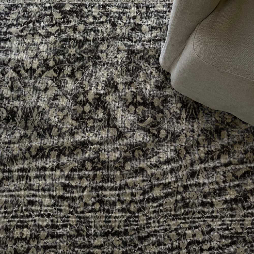 
                  
                    Rug.45 | 183 x 274cm - Tenth Avenue - Vintage Turkish Rug
                  
                