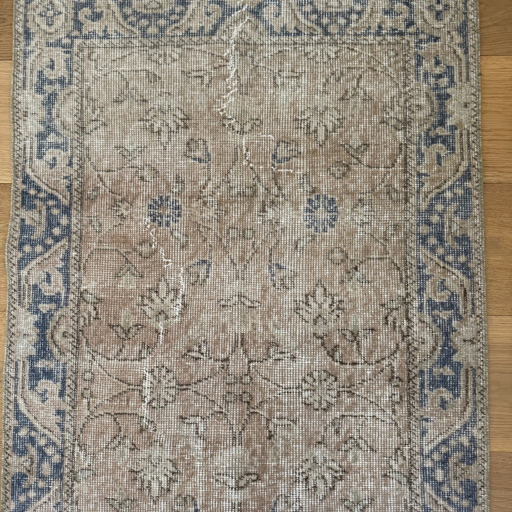 
                  
                    Rug.47 | 82 x 335cm - Tenth Avenue - Vintage Turkish Rug
                  
                