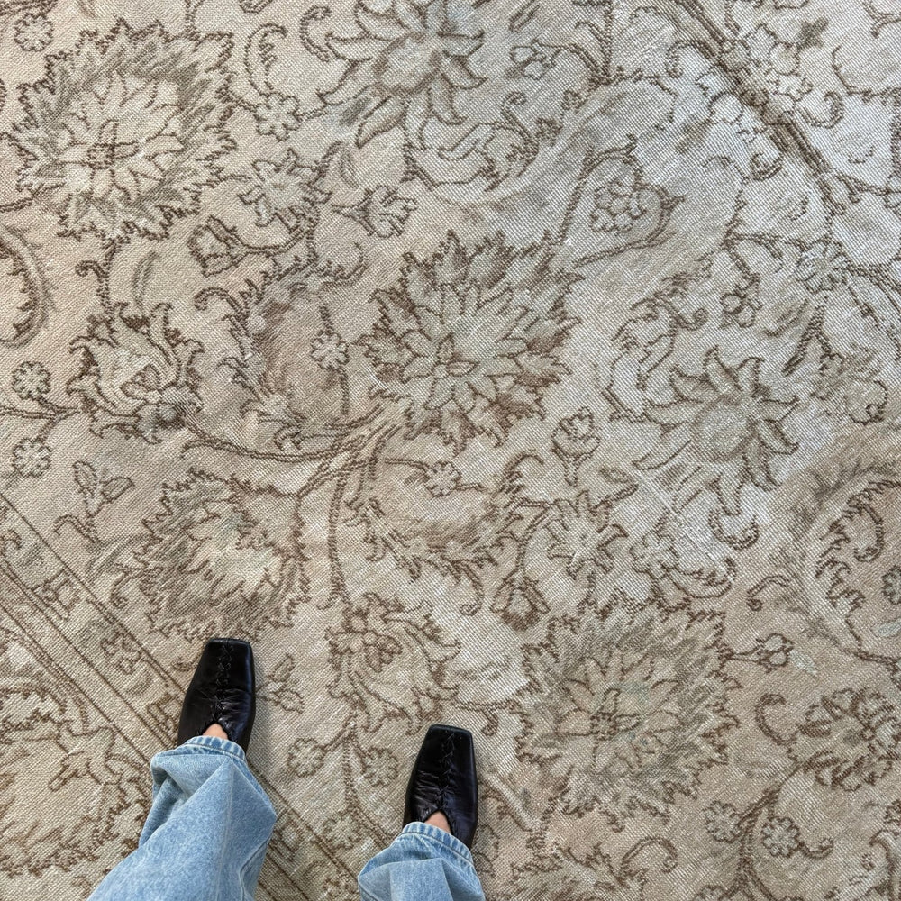 
                  
                    Rug.48 | 304 x 396cm - Tenth Avenue - Vintage Turkish Rug
                  
                