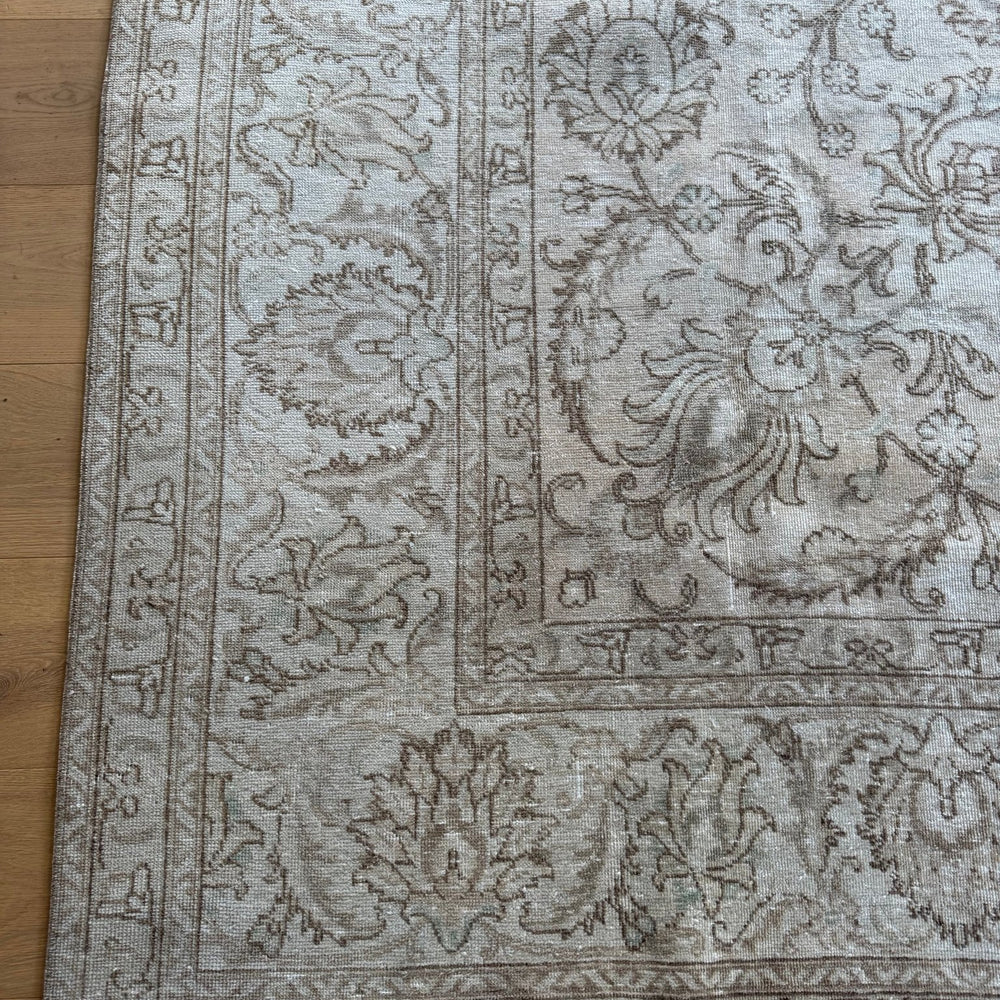 
                  
                    Rug.48 | 304 x 396cm - Tenth Avenue - Vintage Turkish Rug
                  
                