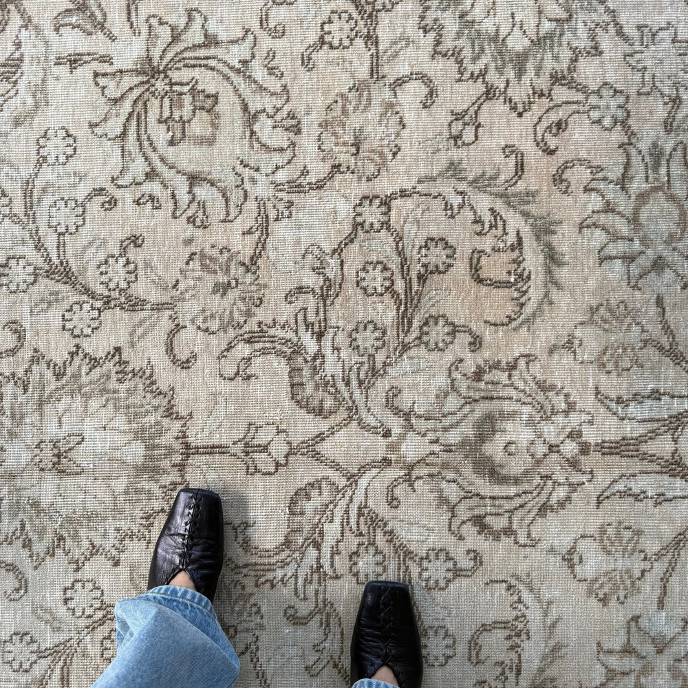 
                  
                    Rug.48 | 304 x 396cm - Tenth Avenue - Vintage Turkish Rug
                  
                