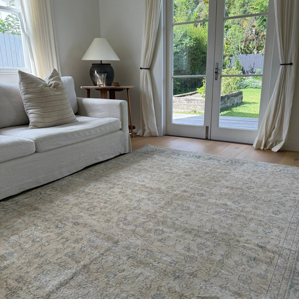 
                  
                    Rug.50 | 210 x 302cm - Tenth Avenue - Vintage Turkish Rug
                  
                