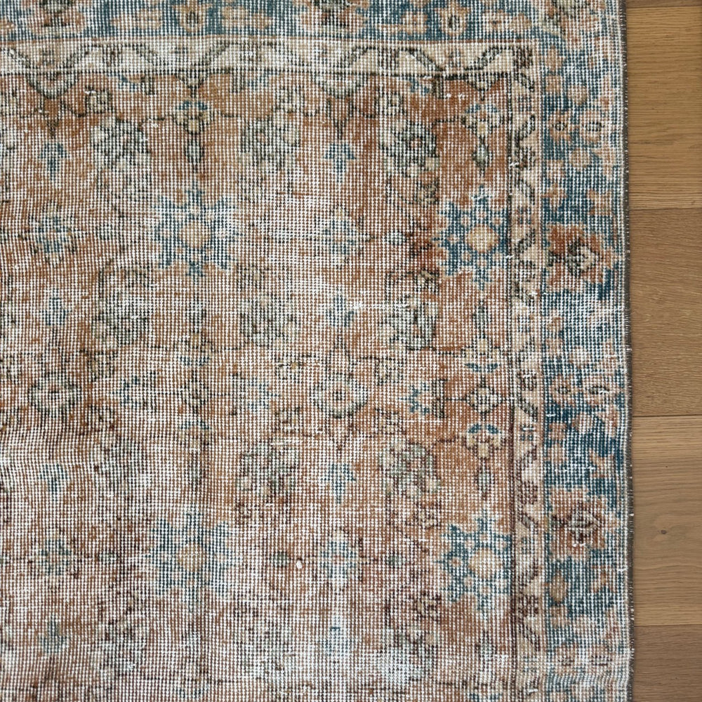 
                  
                    Rug.65 | 91 x 335cm - Tenth Avenue - Vintage Turkish Rug
                  
                