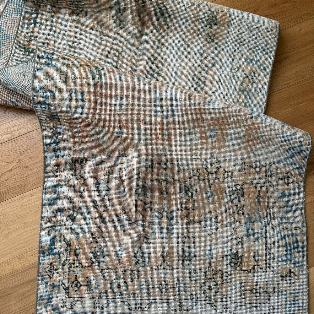 
                  
                    Rug.65 | 91 x 335cm - Tenth Avenue - Vintage Turkish Rug
                  
                