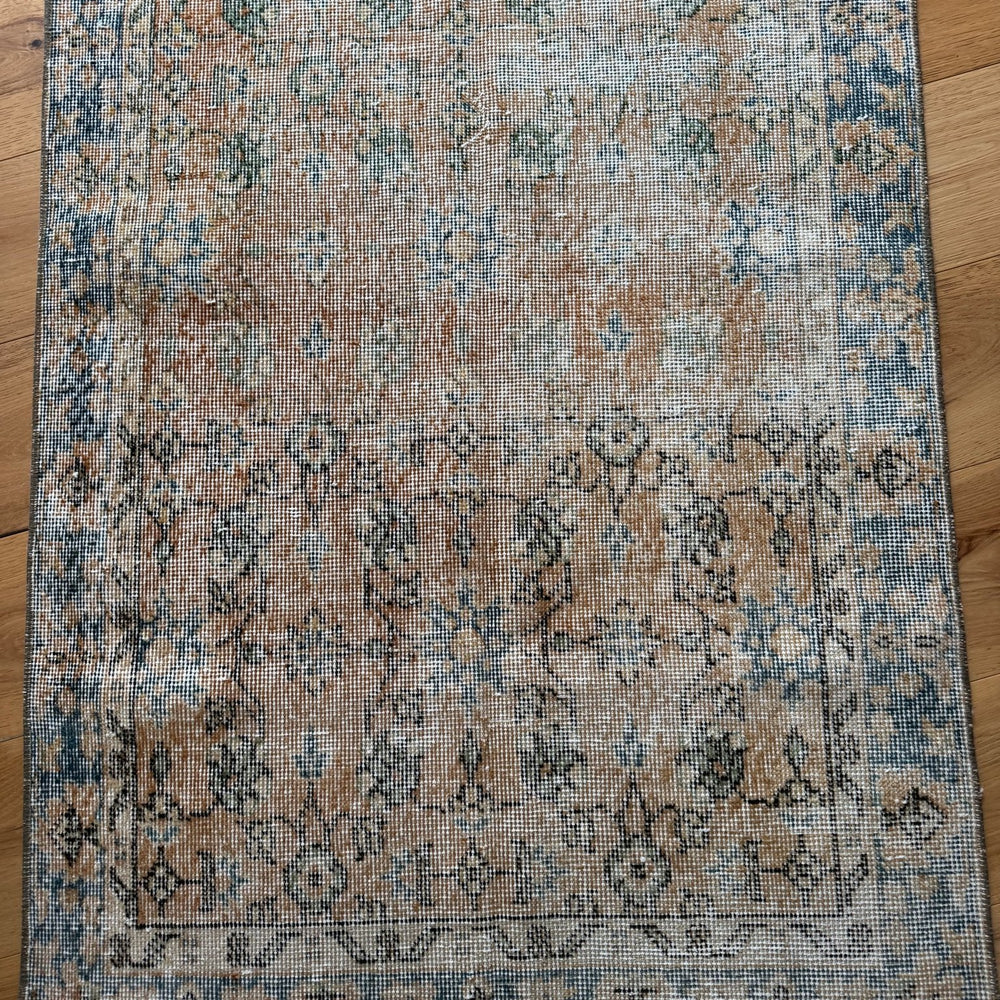 
                  
                    Rug.65 | 91 x 335cm - Tenth Avenue - Vintage Turkish Rug
                  
                