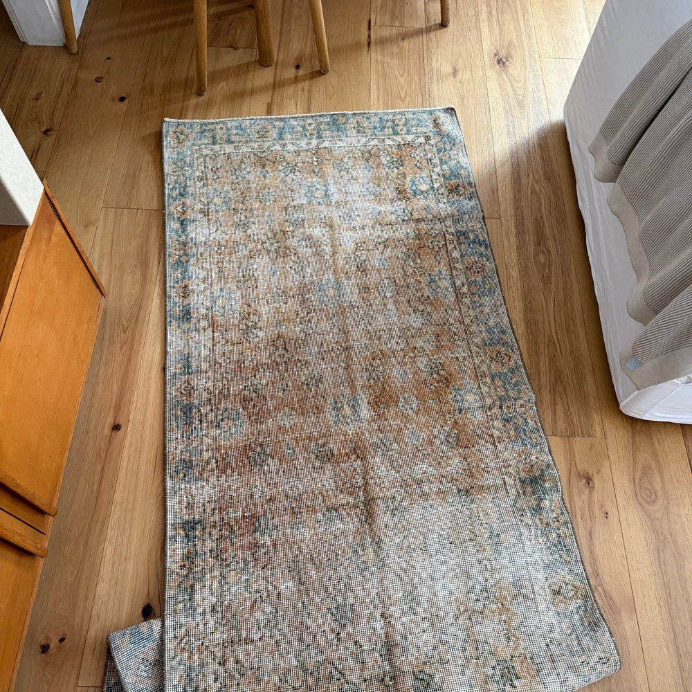 
                  
                    Rug.65 | 91 x 335cm - Tenth Avenue - Vintage Turkish Rug
                  
                