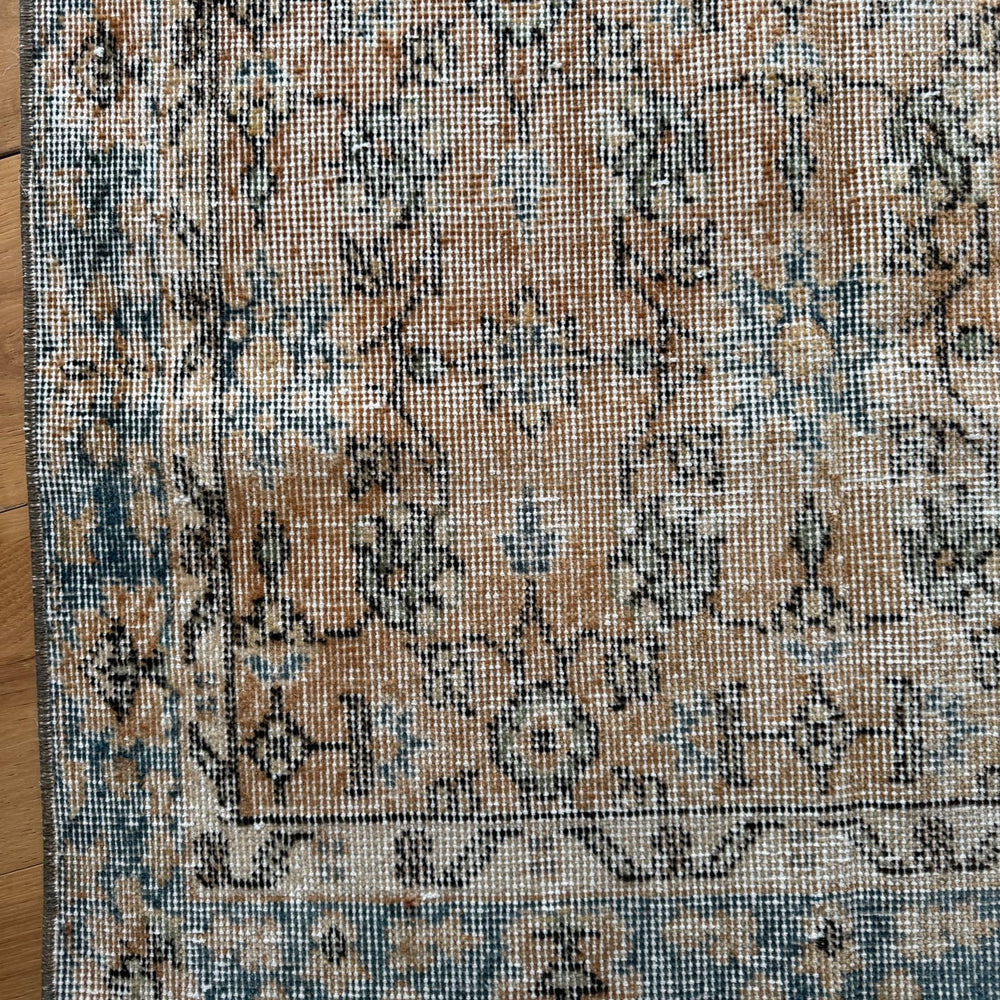 
                  
                    Rug.65 | 91 x 335cm - Tenth Avenue - Vintage Turkish Rug
                  
                