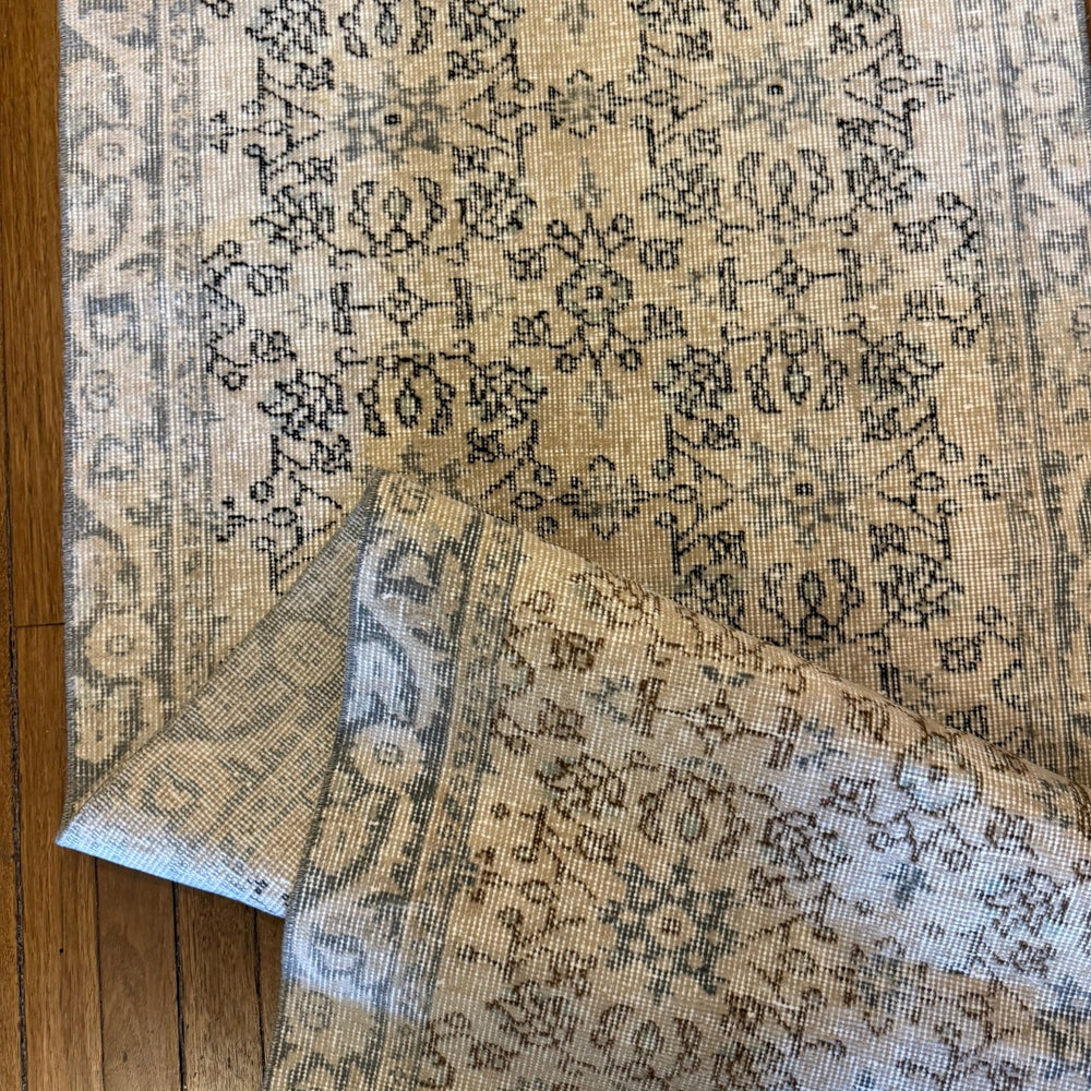 
                  
                    Rug.67 | 83 x 325cm - Tenth Avenue - Vintage Turkish Rug
                  
                