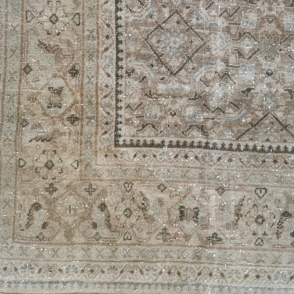 
                  
                    Rug.68 | 277 x 393cm - Tenth Avenue - Vintage Turkish Rug
                  
                