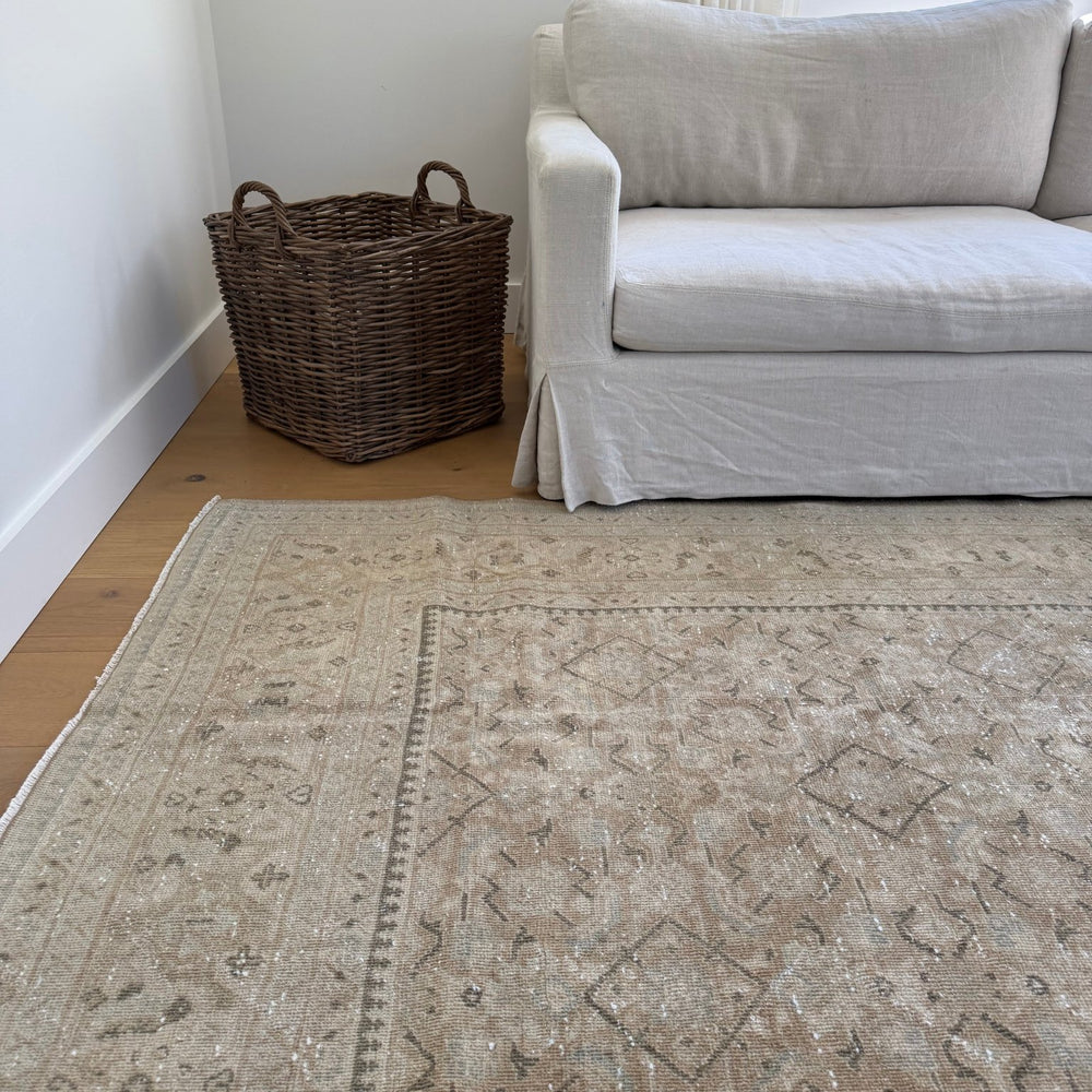 
                  
                    Rug.68 | 277 x 393cm - Tenth Avenue - Vintage Turkish Rug
                  
                