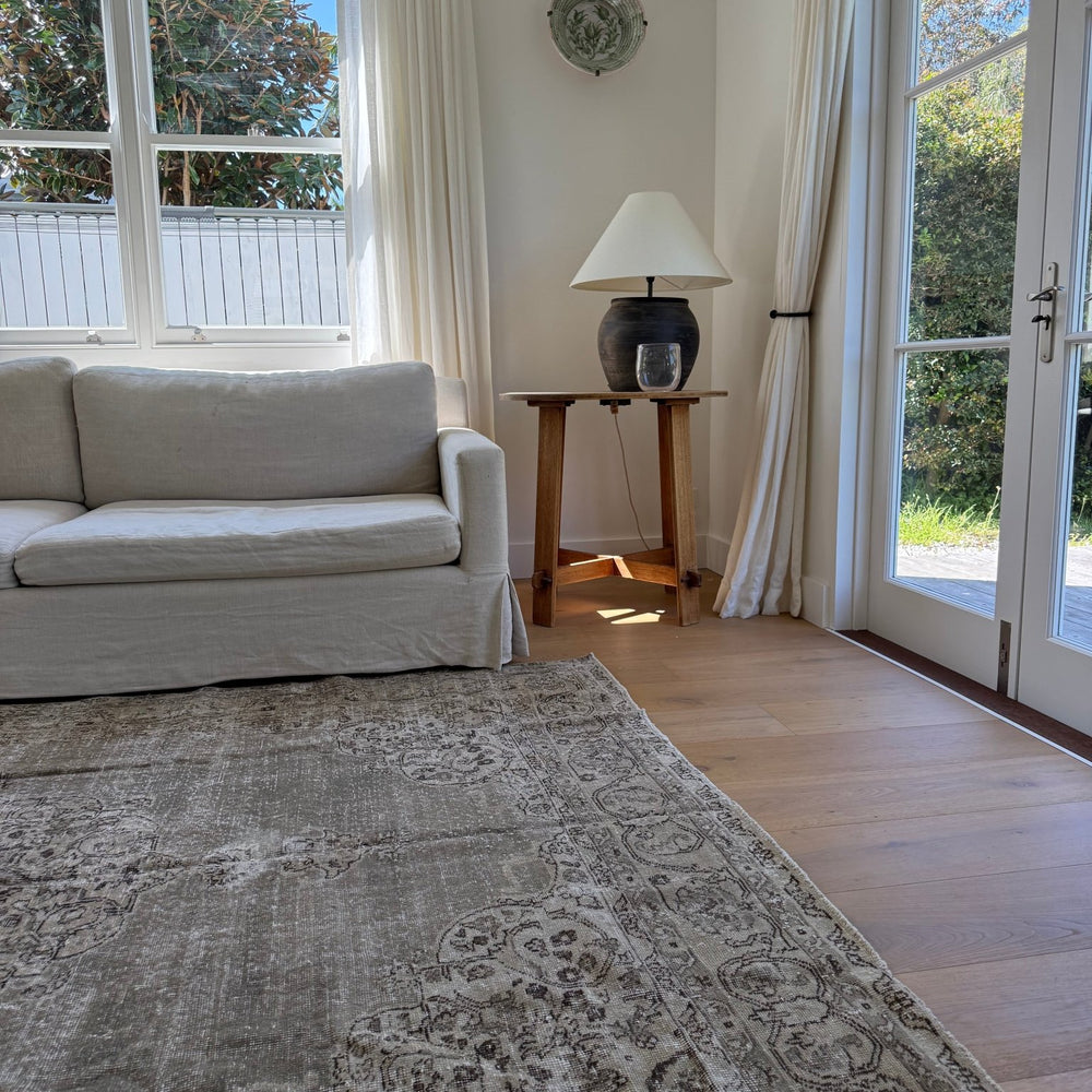 
                  
                    Rug.69 | 204 x 290cm - Tenth Avenue - Vintage Turkish Rug
                  
                