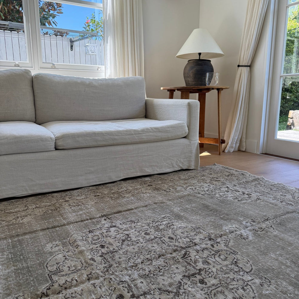 
                  
                    Rug.69 | 204 x 290cm - Tenth Avenue - Vintage Turkish Rug
                  
                