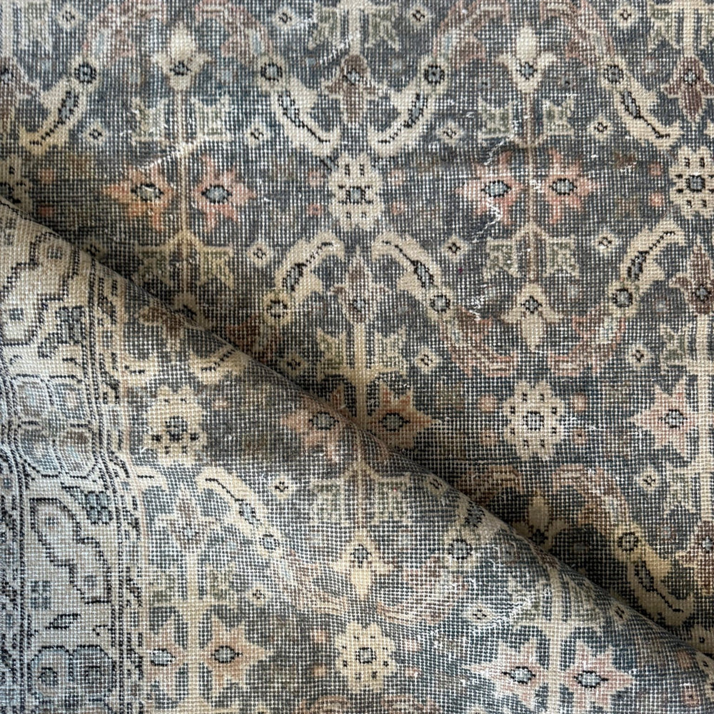 
                  
                    Rug.70 | 110 x 200cm - Tenth Avenue - Vintage Turkish Rug
                  
                