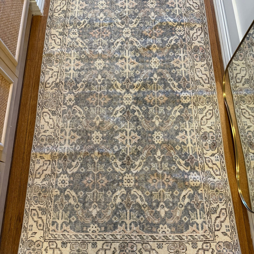 
                  
                    Rug.70 | 110 x 200cm - Tenth Avenue - Vintage Turkish Rug
                  
                