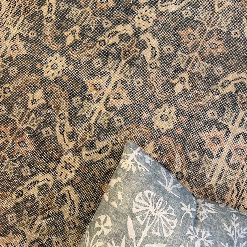 
                  
                    Rug.70 | 110 x 200cm - Tenth Avenue - Vintage Turkish Rug
                  
                