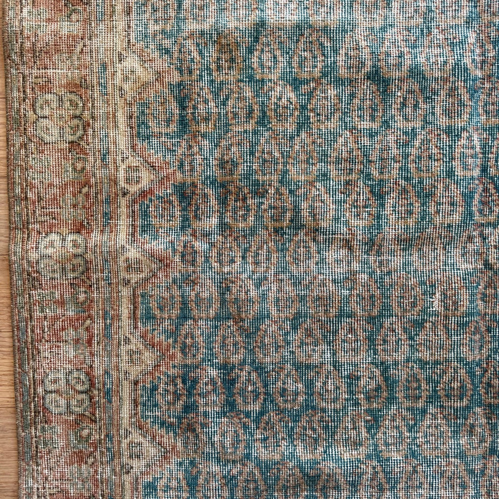 
                  
                    Rug.71 | 107 x 208cm - Tenth Avenue - Vintage Turkish Rug
                  
                