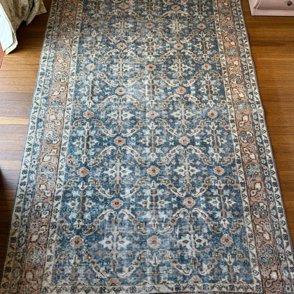 
                  
                    Rug.72 | 147 x 257cm - Tenth Avenue - Vintage Turkish Rug
                  
                
