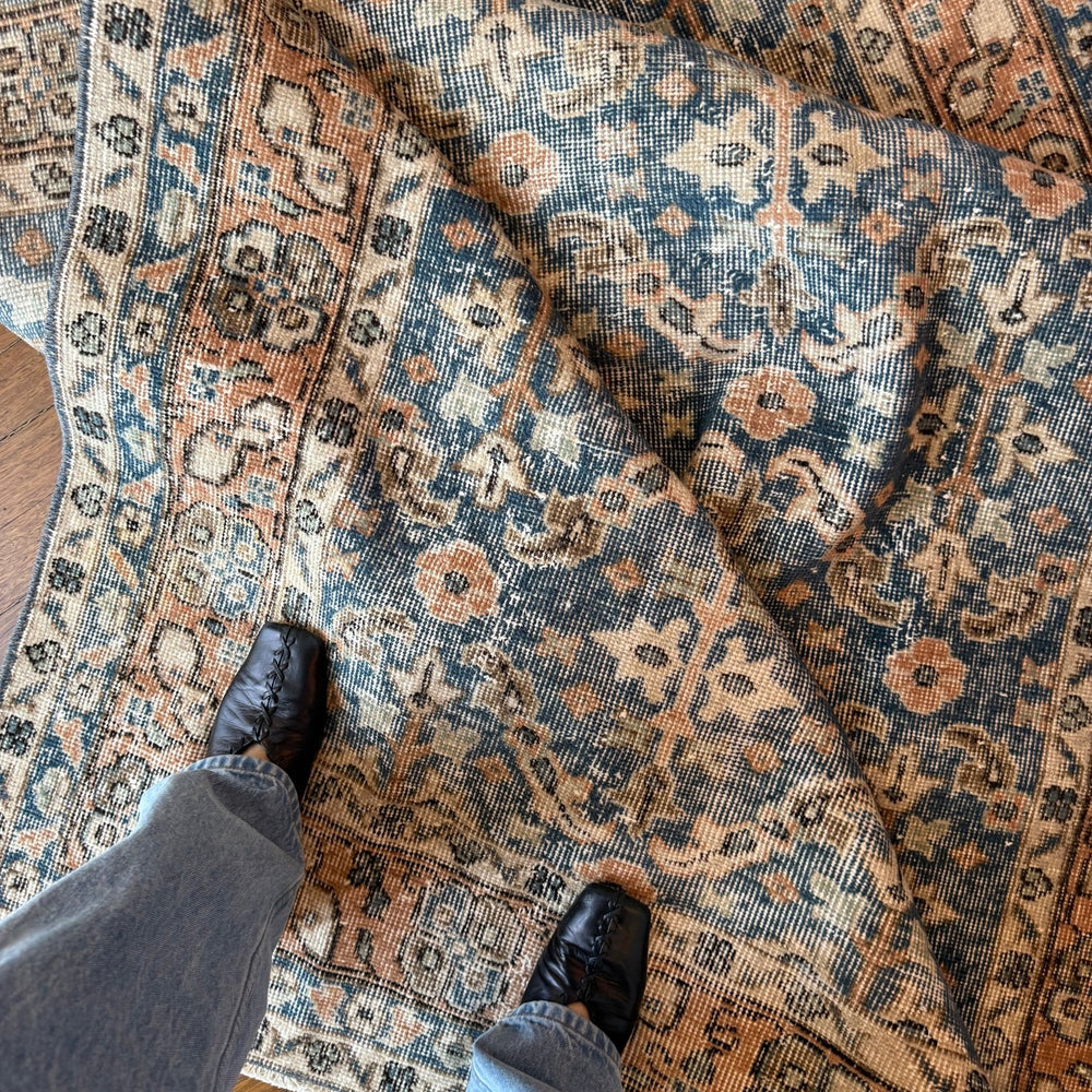 
                  
                    Rug.72 | 147 x 257cm - Tenth Avenue - Vintage Turkish Rug
                  
                