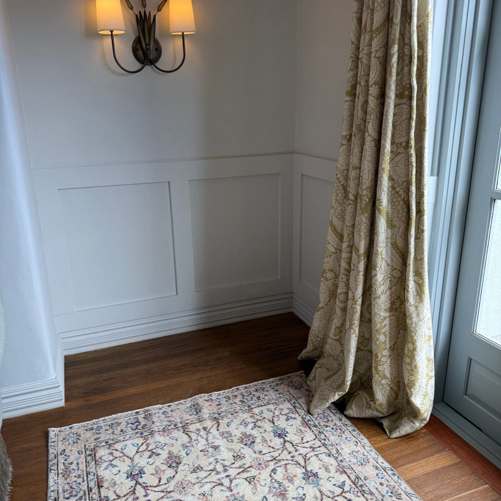 
                  
                    Rug.73 | 117 x 211cm - Tenth Avenue - Vintage Turkish Rug
                  
                