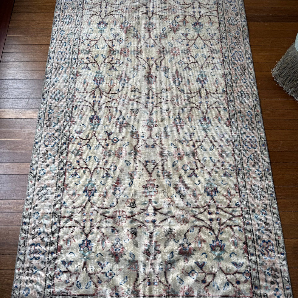 
                  
                    Rug.73 | 117 x 211cm - Tenth Avenue - Vintage Turkish Rug
                  
                