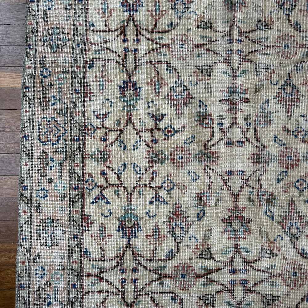 
                  
                    Rug.73 | 117 x 211cm - Tenth Avenue - Vintage Turkish Rug
                  
                