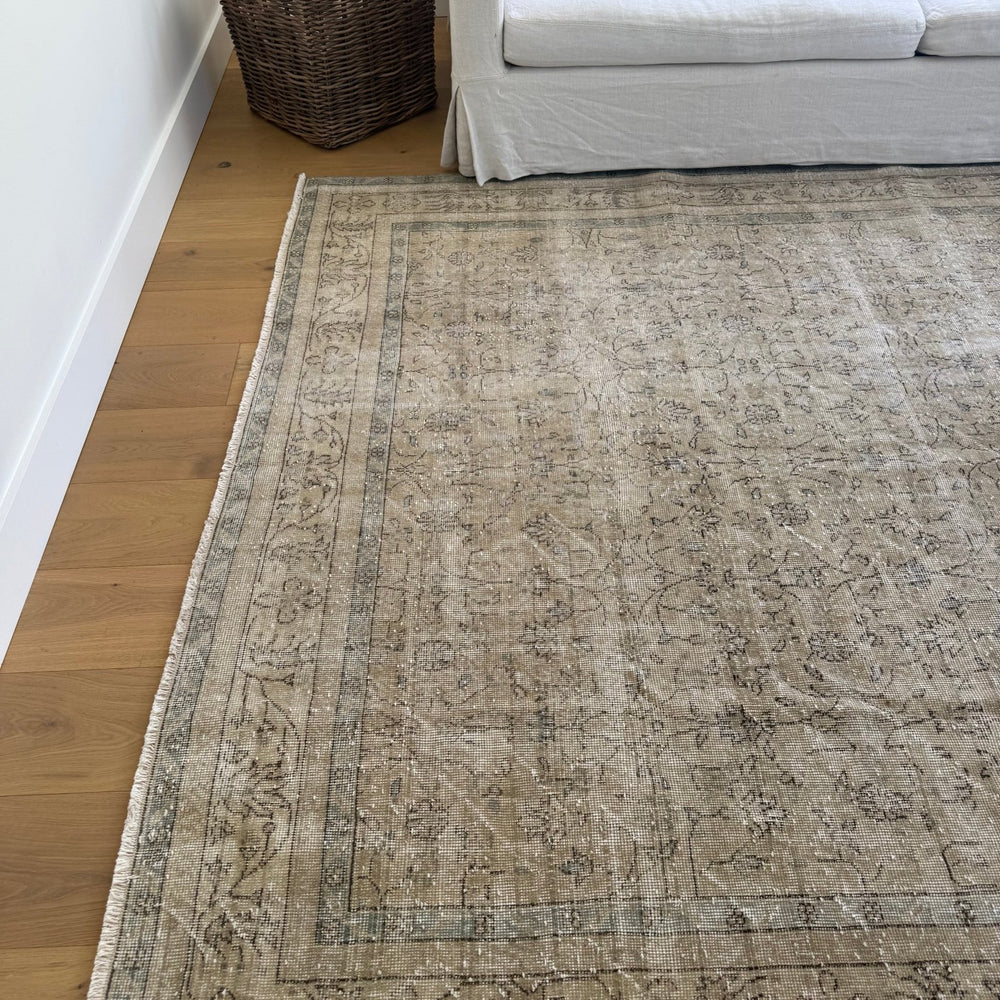 
                  
                    Rug.74 | 230 x 330cm - Tenth Avenue - Vintage Turkish Rug
                  
                