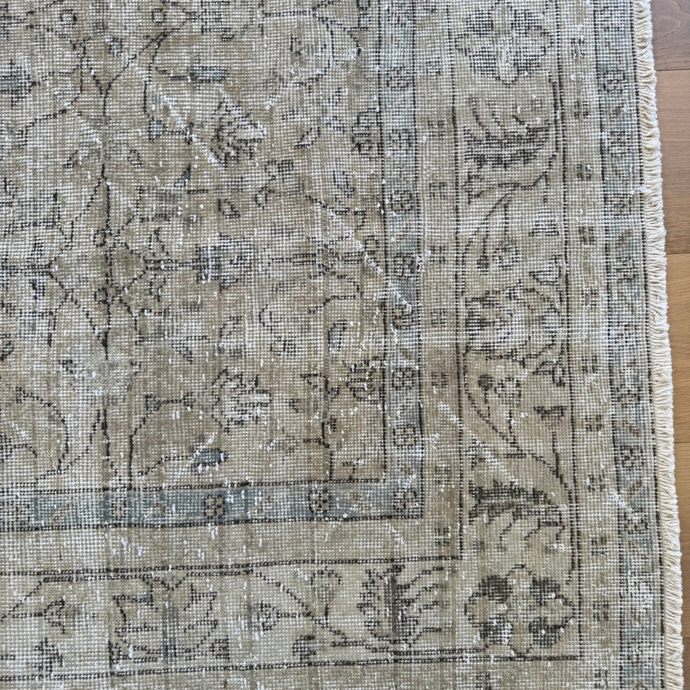 
                  
                    Rug.74 | 230 x 330cm - Tenth Avenue - Vintage Turkish Rug
                  
                