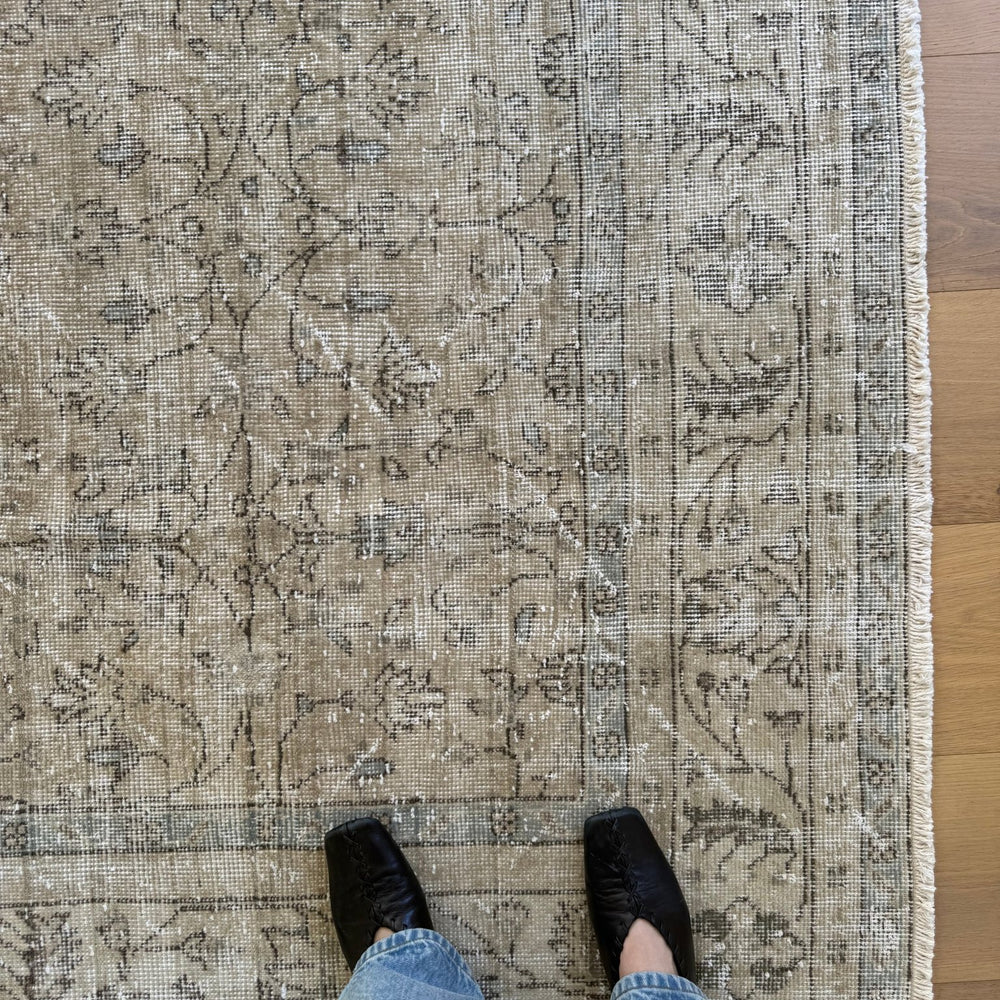 
                  
                    Rug.74 | 230 x 330cm - Tenth Avenue - Vintage Turkish Rug
                  
                