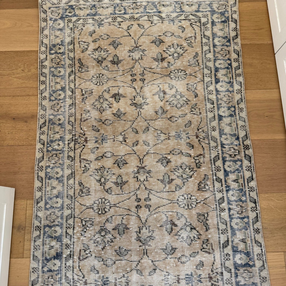 
                  
                    Rug.75| 89 x 341cm - Tenth Avenue - Vintage Turkish Rug
                  
                