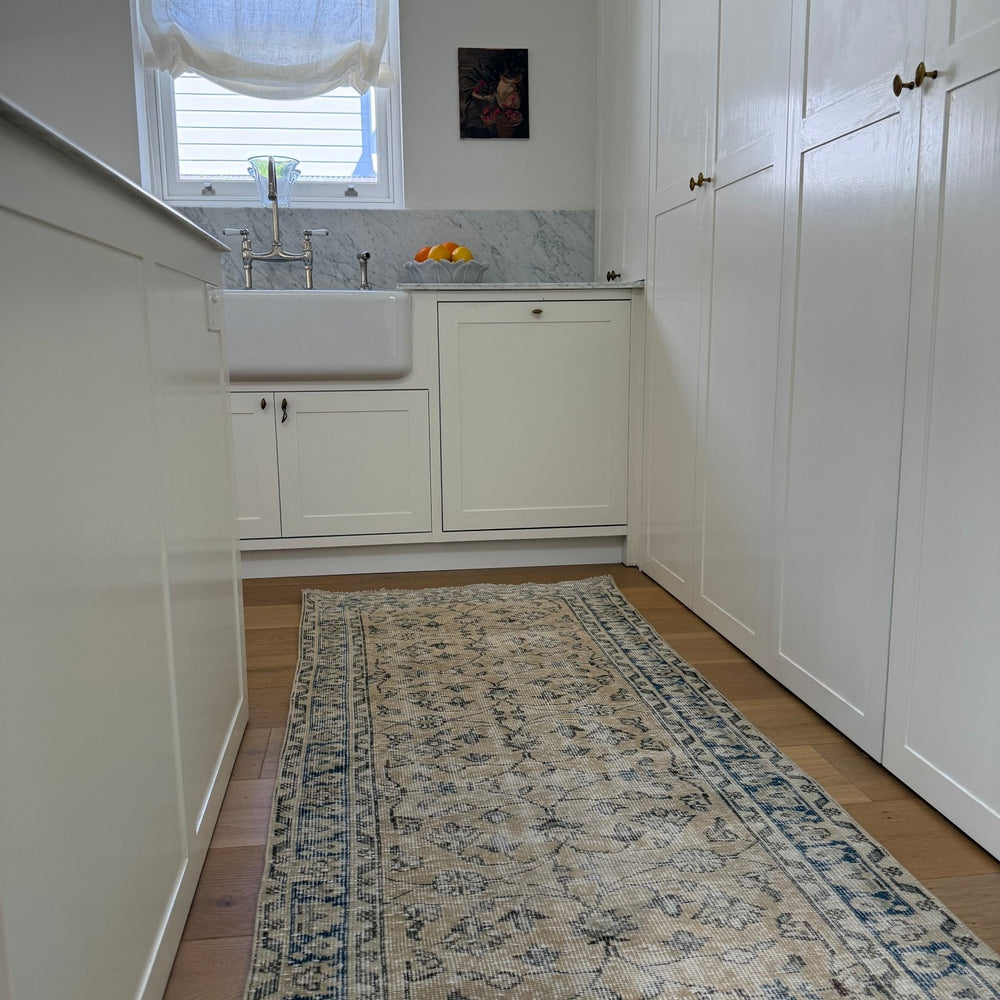 
                  
                    Rug.75| 89 x 341cm - Tenth Avenue - Vintage Turkish Rug
                  
                
