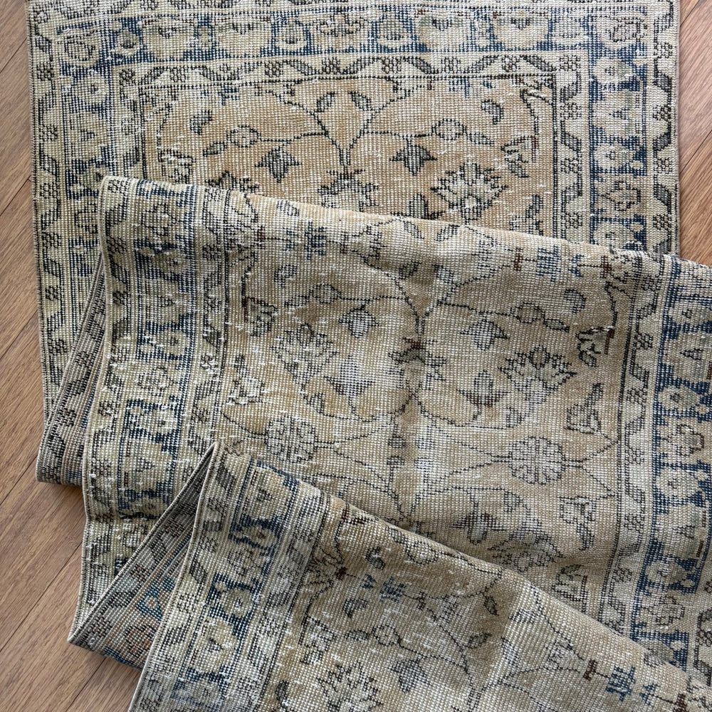 
                  
                    Rug.75| 89 x 341cm - Tenth Avenue - Vintage Turkish Rug
                  
                