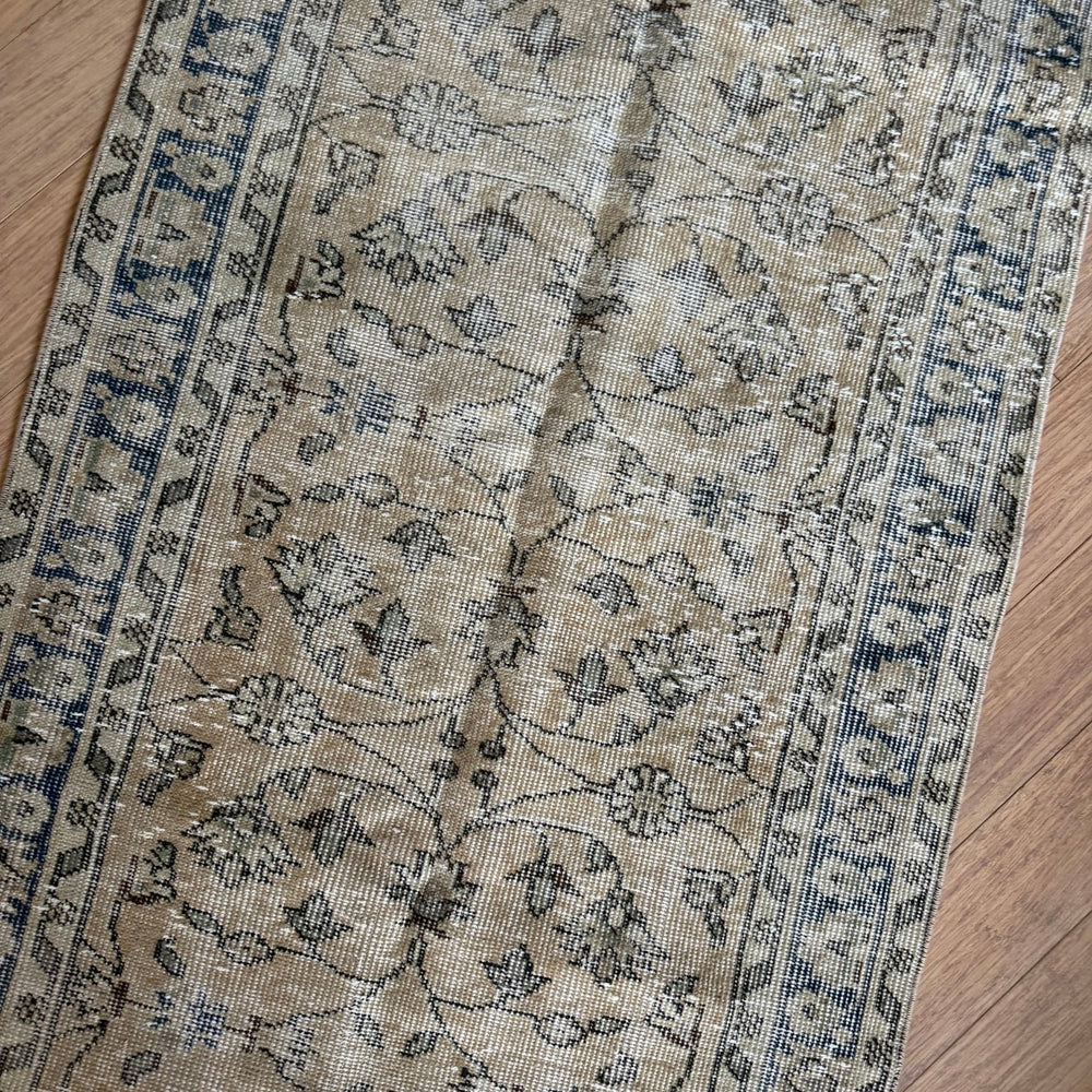 
                  
                    Rug.75| 89 x 341cm - Tenth Avenue - Vintage Turkish Rug
                  
                