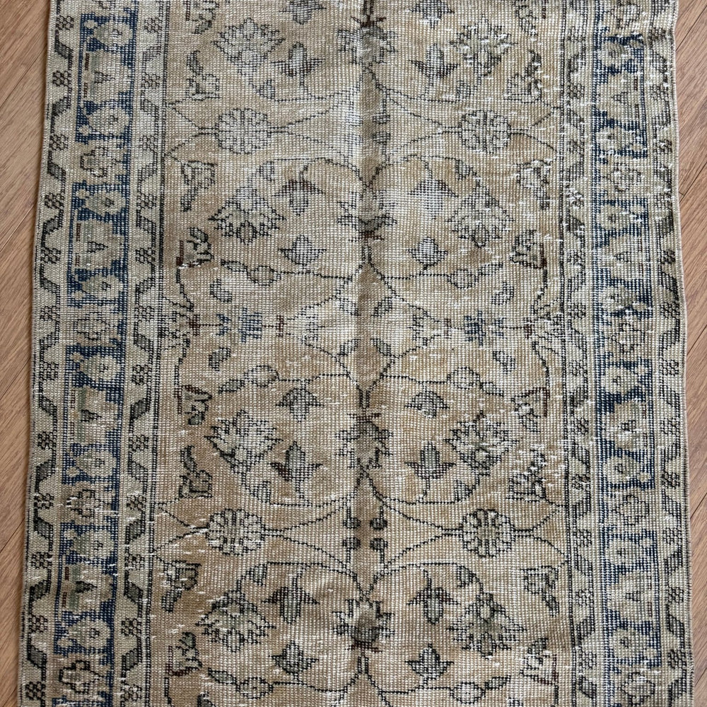 
                  
                    Rug.75| 89 x 341cm - Tenth Avenue - Vintage Turkish Rug
                  
                